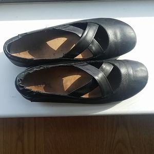 Taos black crosstown shoes